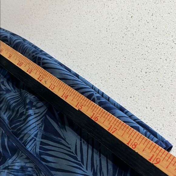 Fair Harbor Navy Swim Hybrid Shorts Mens XL - Picture 7 of 8